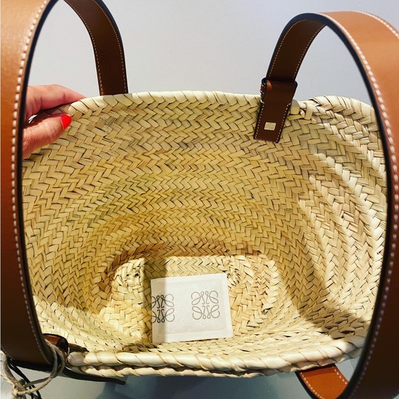 Brand new LOEWE Medium Palm Leaf and Leather Basket Bag - Picture 5 of 9